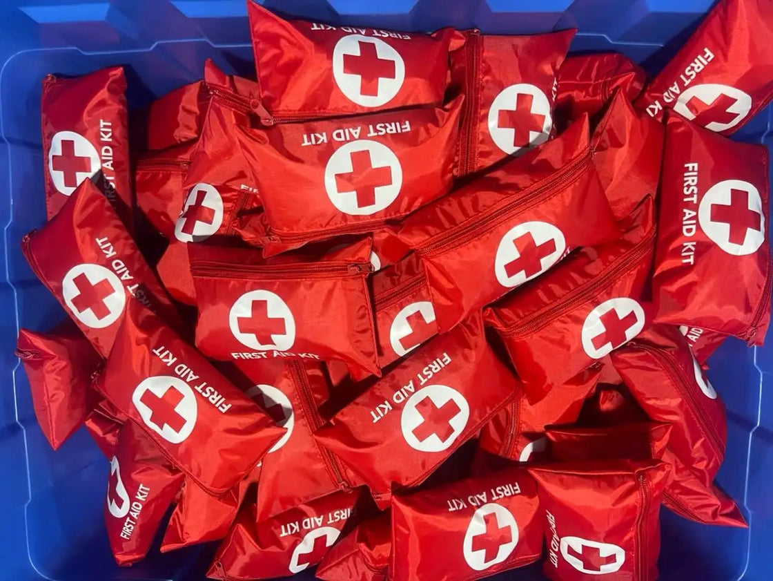 Mini First Aid Kit CE ISO Certified, 21x14cm, Multi-Color, 70D Oxford Cloth