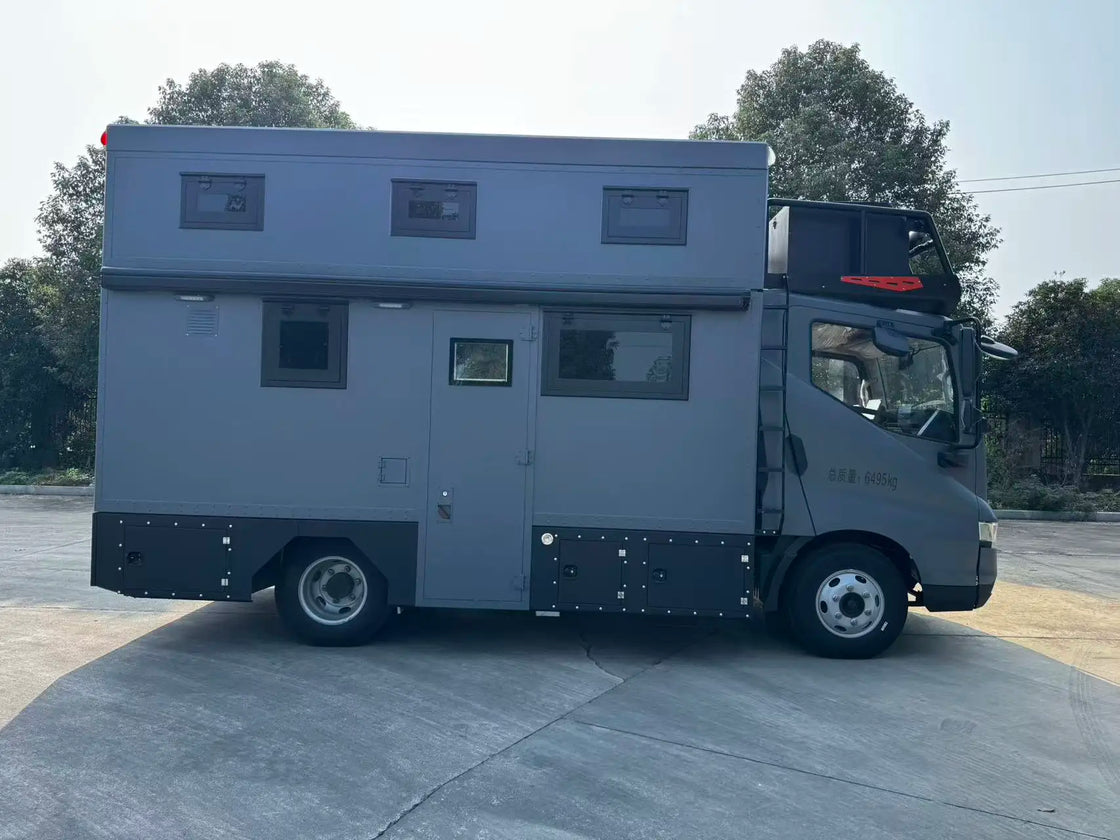 New HOWO Truck Camper Diesel Manual Euro 4 Emission Recreational Vehicle with Hydraulic Lift Roof and Solar Panel