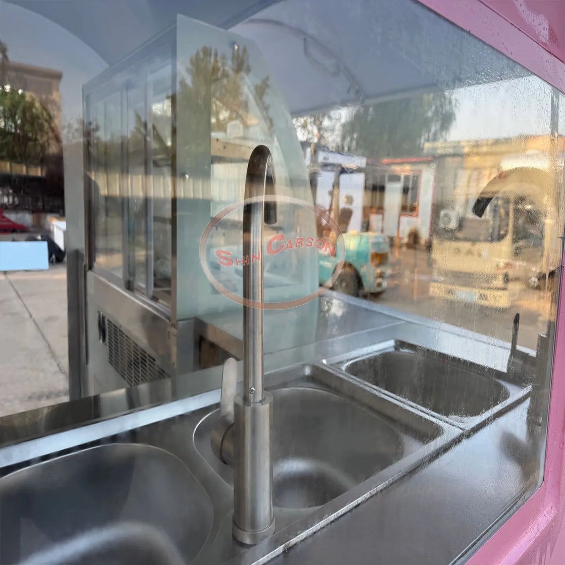 Wear-Resistant Fiberglass Mobile Street Food Trailer with GPS Tracking for Ice Cream and Fast Food Vending