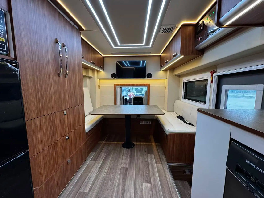 New HOWO Truck Camper Diesel Manual Euro 4 Emission Recreational Vehicle with Hydraulic Lift Roof and Solar Panel