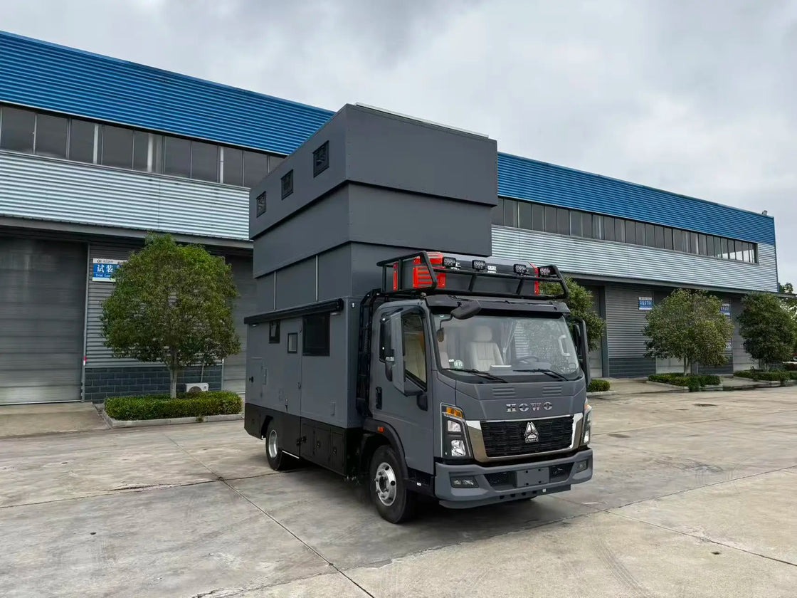 New HOWO Truck Camper Diesel Manual Euro 4 Emission Recreational Vehicle with Hydraulic Lift Roof and Solar Panel