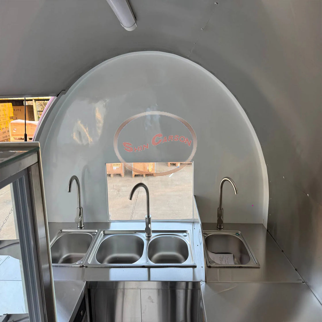 Wear-Resistant Fiberglass Mobile Street Food Trailer with GPS Tracking for Ice Cream and Fast Food Vending