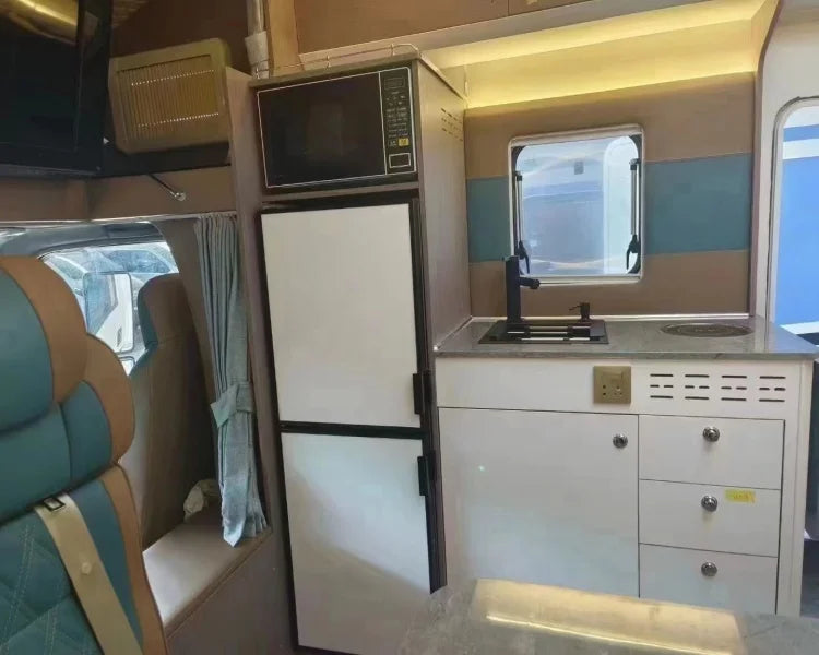 Luxury Family Travel Motorhome, Automatic Transmission, Gasoline, Dimensions 5998x2480x3250 mm, Euro 6 Emission Standard, Sofa Bed, Kitchen, Bathroom, Outdoor Camping