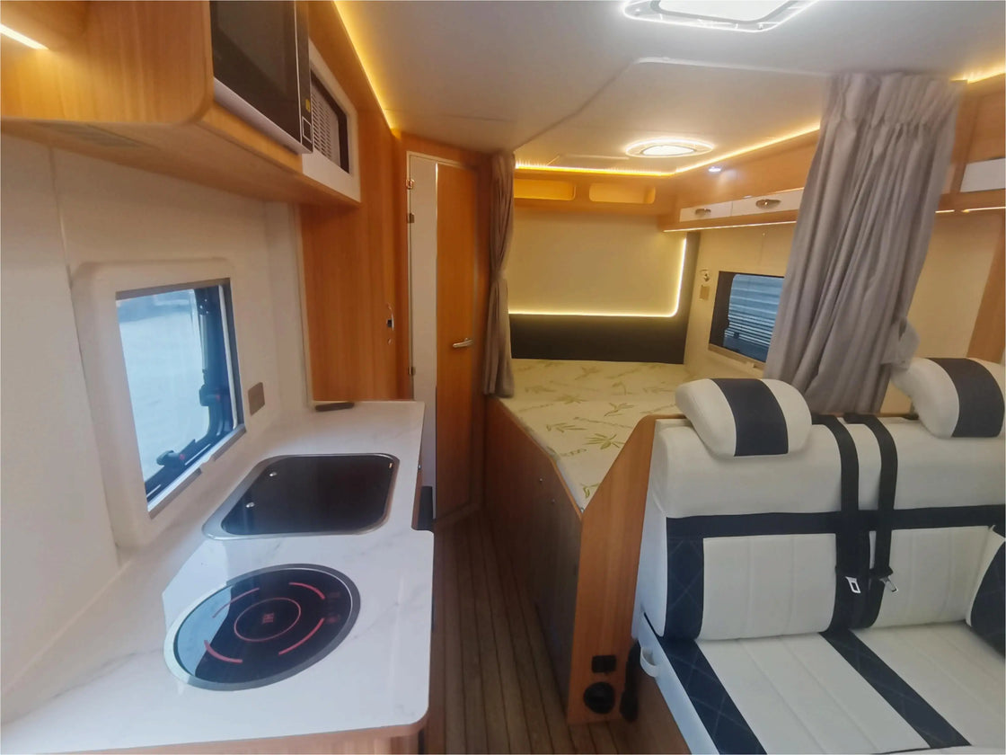 KLHRV JMC Chassis Complete Equipment Recreational Vehicle 5995*2350*2920mm Diesel Motorhome