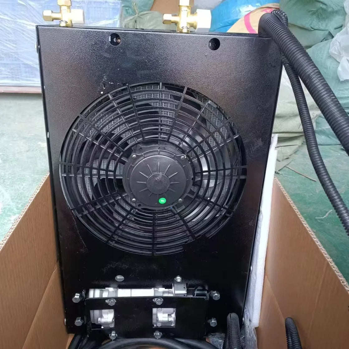 12V 24V Automotive Air Conditioning Parking Cooler for Trucks and RVs