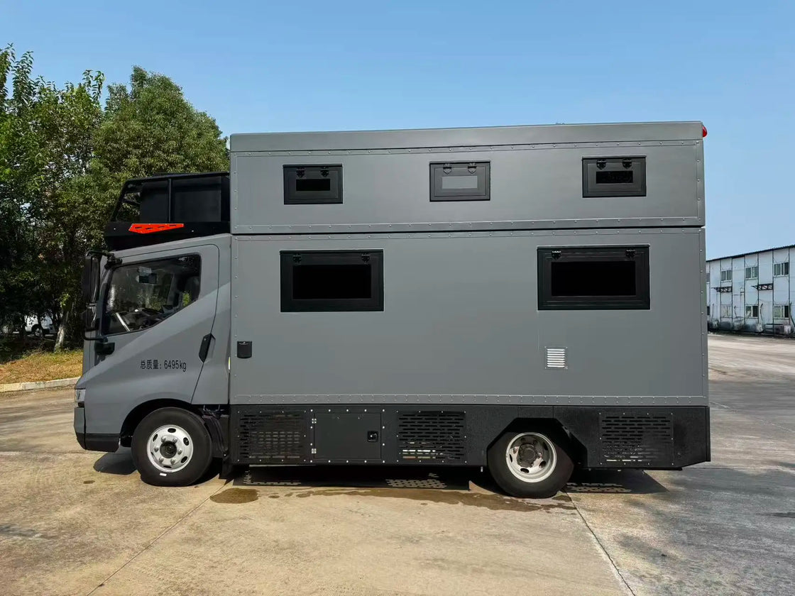 New HOWO Truck Camper Diesel Manual Euro 4 Emission Recreational Vehicle with Hydraulic Lift Roof and Solar Panel