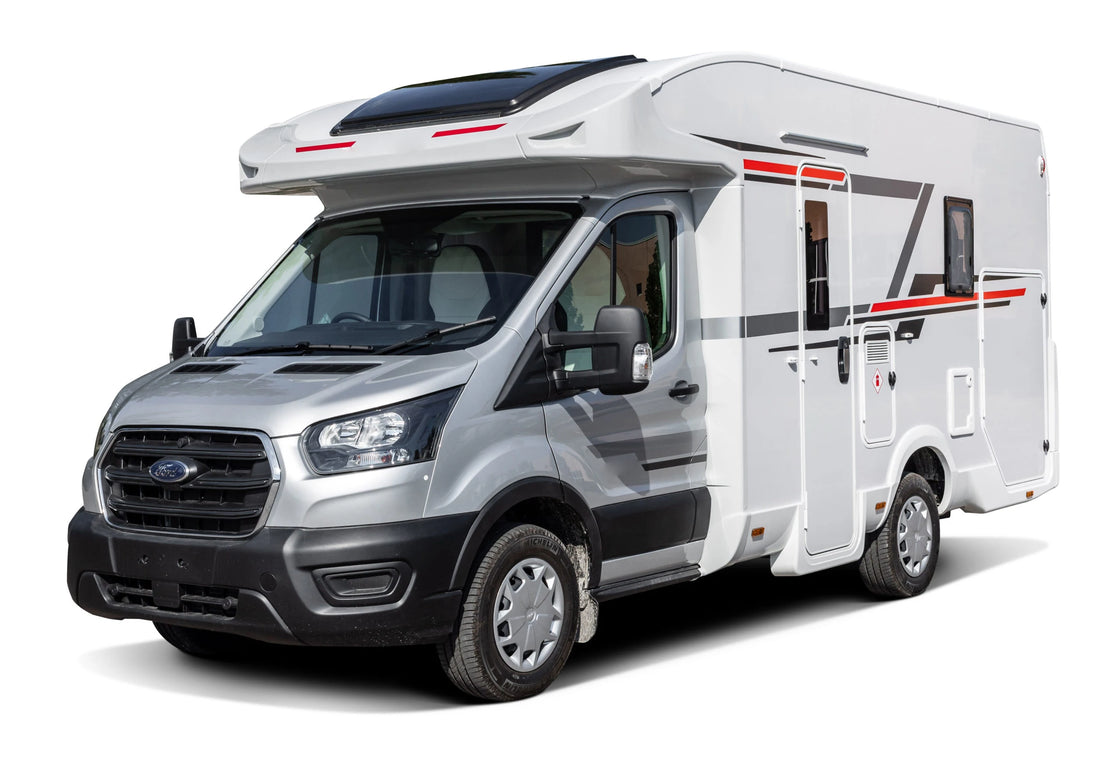 Luxury Motorhome Caravan Expedition Model with Solar Panels, 4-Person Capacity, 5200mm Length, Fiberglass Construction