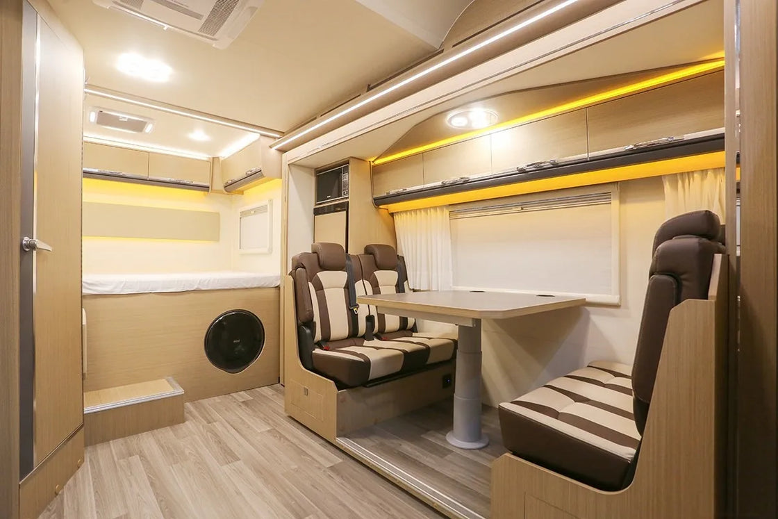 2022 Travel Trailer RV Camper Motorhome 5.995m Indoor Kitchen Diesel 132hp Euro 6