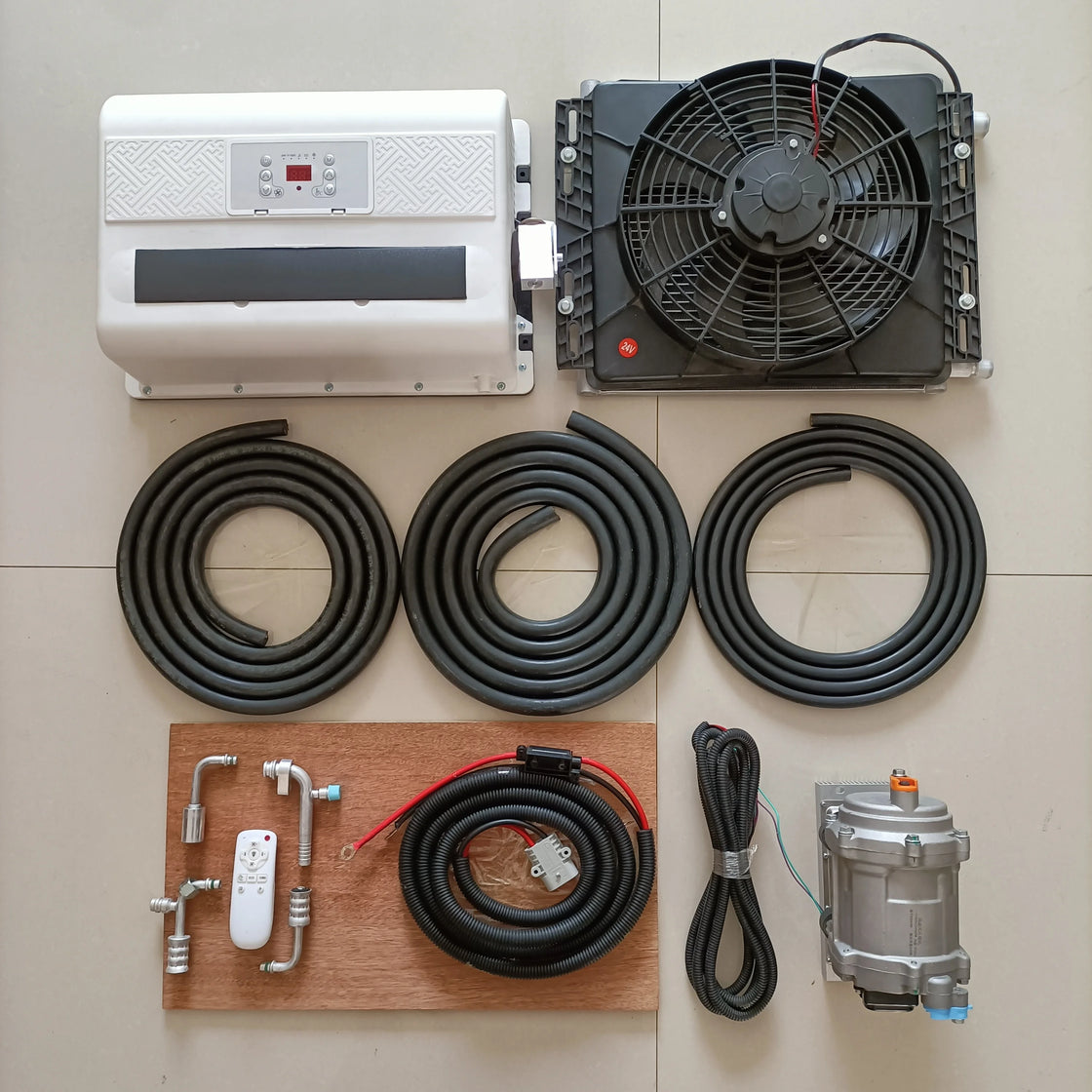 12V/24V DC Variable Frequency Electric Hidden Car Air Conditioner for RV and Truck Use, Model SW-01, Size 595*570*345mm