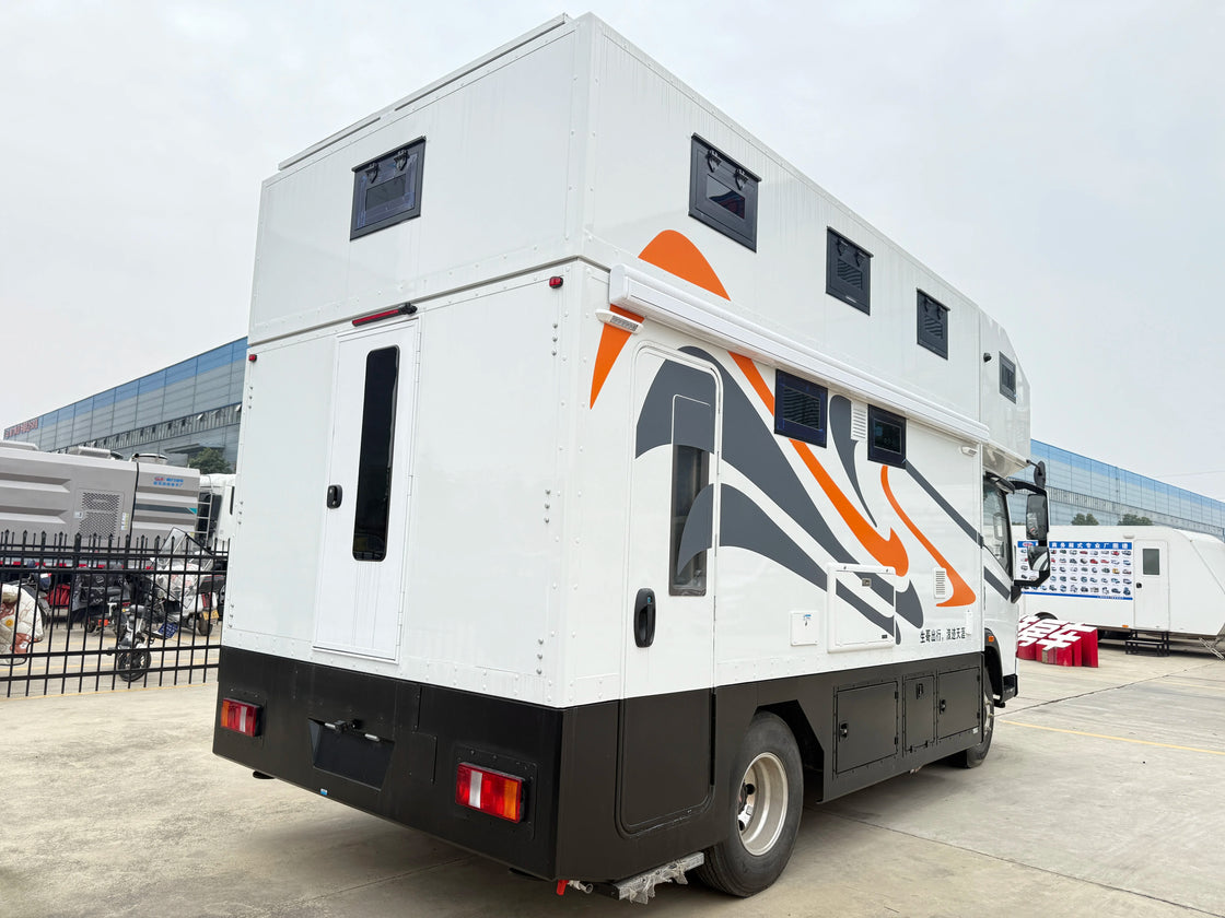 Lightweight RV Caravan for Short-Distance Recreational Camping, EURO 5 Emission Standard, Multiple Driving Configurations
