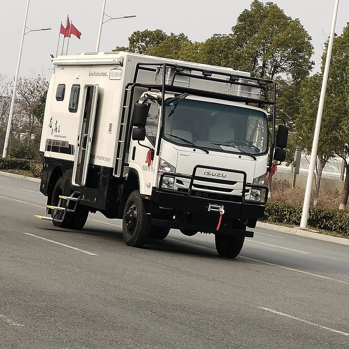 Luxury Mobile Touring RV Motorhome for Parties - Mini Caravan Trailer, ISUZU Chassis, 4-6 Berth, Foldable Tent, Slide-out Kitchen