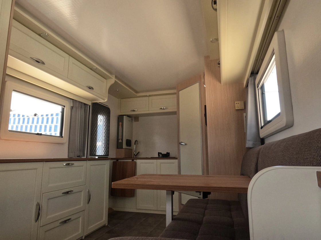 Lightweight 4-Person Compact Travel Trailer Mini Camper Aluminum Recreational Vehicle