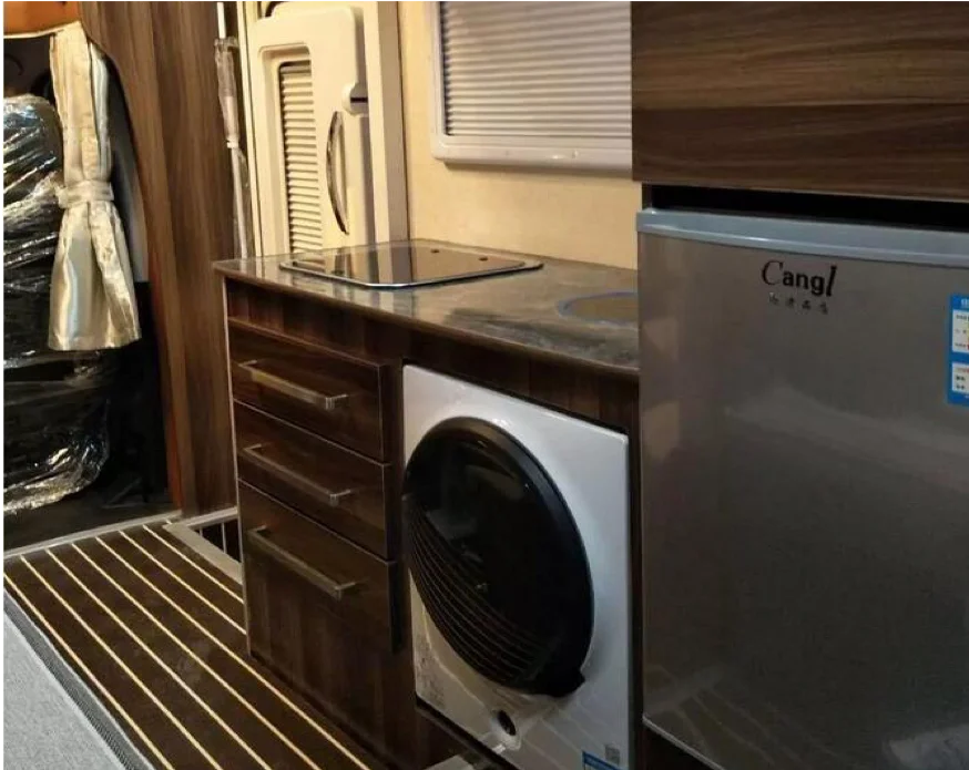 Customized RV Motorhome Camper Room for Dongfeng, Foton, Howo, JieFang, Shacman, Steyr - Standard Size, White, Remanufactured