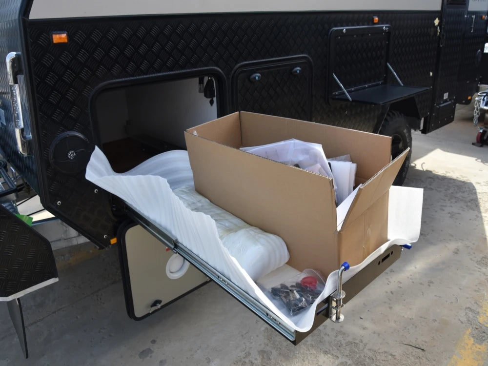 16 Foot Recreational Travel Caravan Trailer, 4x4 Off Road, Aluminium Composite, Independent Suspension, External Slide Out Kitchen, White