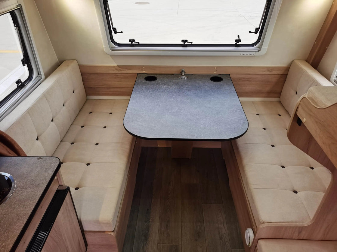 Customized RV Motorhome Camper Room for Dongfeng, Foton, Howo, JieFang, Shacman, Steyr - Standard Size, White, Remanufactured