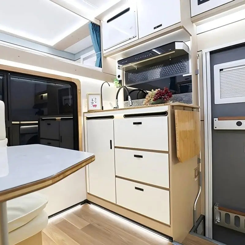Recreational Vehicle with All-Season Interior Design, 4-6 Passenger Capacity, Diesel Fuel, Aluminum Alloy, 5995*2530*3175mm